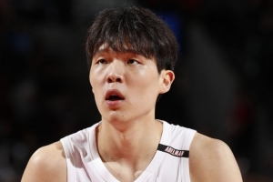 媒体人:后卫上得越勤快对杨瀚森是好事 第3中锋每场都有机会上场