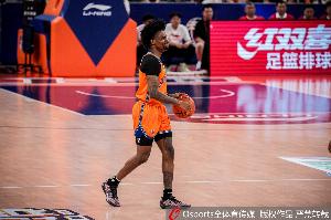 FMVP！古德温上半场13中6得到13分6板6助 正负值+16全场最高