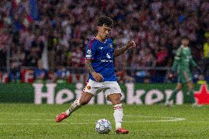 天空:曼联寻求引进新的中后卫和左后卫,利马未来存在变数