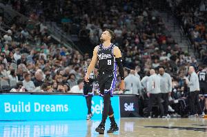ClutchPoints:30位媒体人预测最烂队 国王11票篮网10票雄鹿8票