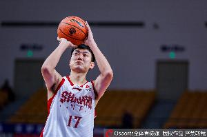 媒体人：山西队很多环节进步显著 这个赛季的成绩肯定会不错