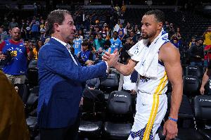 福布斯新一期NBA球队估值榜:勇士135亿美元登顶 湖人125亿第三