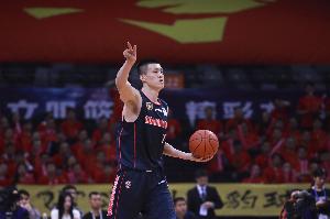 周鹏:今天我们在进攻端比较明确 防守还算明确&比前两场有进步