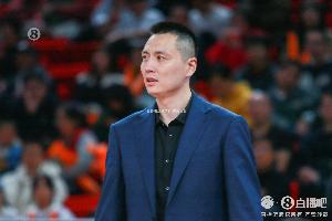 卢伟:两个新外援还要磨合才能发挥作用 表扬张镇麟拼到最后