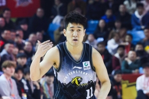 正负值+11！姜伟泽14中7拿到19分4板7助 三分5中3