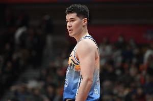 正负值-20最低！阿不都沙拉木12中7拿14分4板 三分3中0