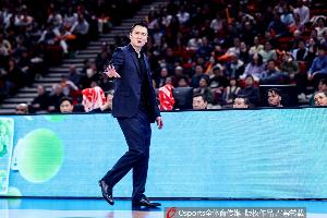 媒体人:上海在经历外援磨合的阵痛 没了白边 战术没那么丰富立体