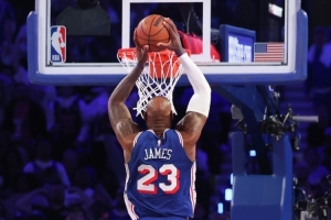 NBA官方:第24年还在起飞 詹姆斯砍两双实现个人生涯最大分差逆转