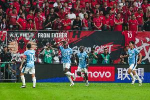定海神针！马马杜全场数据：1进球10解围+90%传球成功率，评分8.4